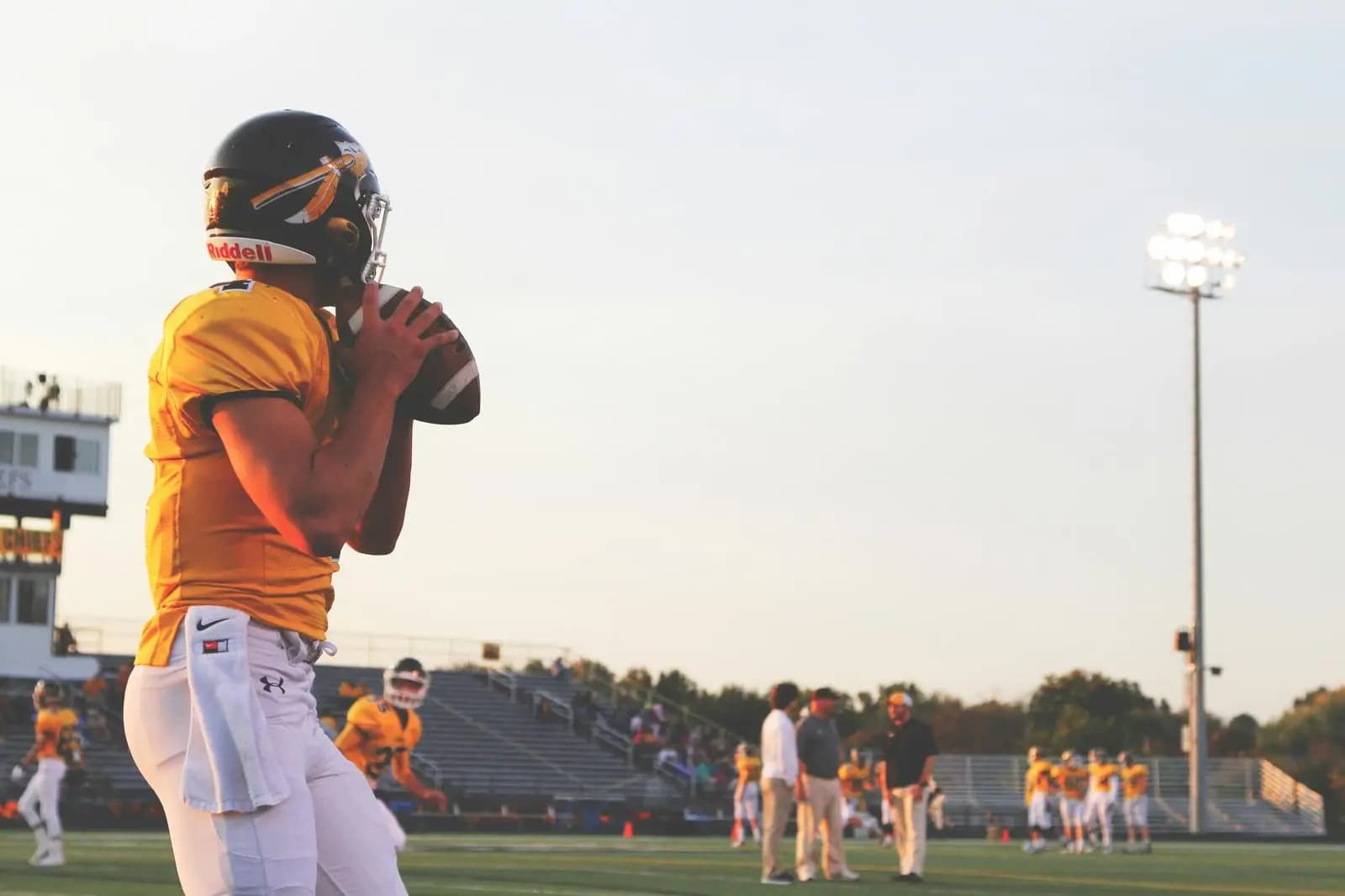 BUILDING THE FOUNDATION: THE HIGH SCHOOL ATHLETE'S EDGE